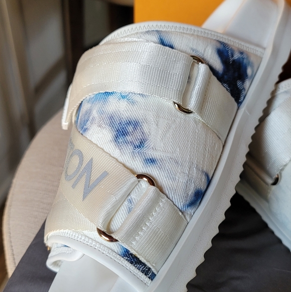 SOLD Louis Vuitton Mens Sandals U.S. 10 /UK 9 - Picture 3 of 16